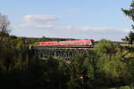 612 450 und 612 124 waren am 13. Mai 2025 auf dem  Fichtelnaabviadukt  in Richtung Nrnberg unterwegs.
