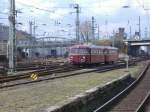 Zwei Schienenbusse der Ruhrtalbahn aus Bochum-Dahlhausen bei der Einfahrt in Hagen Hbf. 14.04.2006