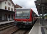 628 695 als RB 54 nach Bad Bergzabern in Winden (Pfalz). 06.06.2009