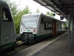 VT 569 der Vogtlandbahn als RB 5 nach Plauen (Vogtl) ob Bf in Falkenstein (Vogtl). 15.07.2025