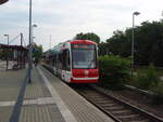 442 der City-Bahn Chemnitz als C 13 aus Aue (Sachs) in Burgstdt. 15.07.2025