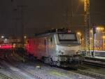 AKIEM 37033 steht am Koblenzer Hbf Abgestellt und wartet auf seinen Nächsten Auftrag. 13.Dezember 2025