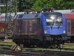BR 182 521-5 von Beacon Rail im Blauen Beacon Design abgestellt im Vorfeld Mnchen Ostbahnhof. 29.05.2025