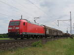 BR 185 177-3 mit Mischer durch Dedensen-Gmmer Richtung Wunstorf. 17.Mai 2025