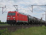 BR 185 376-1 mit Kesseln durch Dedensen-Gmmer Richtung Wunstorf. 17.Mai 2025