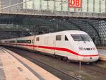 BR 402 011 ( Uelzen ) als (ICE 642 Berlin Ostbahnhof -> Düsseldorf Hbf) bei der Einfahrt Berlin Hbf. 18.Dezember 2024