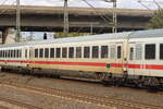 Ein IC-Wagen (Typ:Apmmz) am (IC 2310/2313 Kln Hbf -> Westerland(Sylt)/Dagebll Mole). 9.Oktober 2025