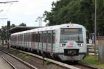 BR 474 051 + 474 048 (Beide Digitale S-Bahn Hamburg) als (S2 Altona -> Aumhle) bei der Ausfahrt HH-Bergedorf. 9.Juli 2025
