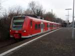 425 106 als RB 26 Kln-Messe/Deutz - Koblenz Hbf in Brhl. 07.12.2008