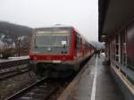 928 665 als Sonderzug Dortmund Hbf - Willingen in Brilon Wald. 07.02.2009
