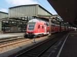 Ein Doppelstock Steuerwagen als RE 6 Dsseldorf Hbf - Minden (Westf.) in Duisburg Hbf. 19.04.2009