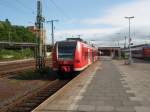 425 038 als RE 8 aus Mnchengladbach Hbf in Koblenz Hbf. 16.05.2009