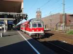 Ein Karlsruher Steuerwagen als RE 13 Hagen Hbf - Venlo in Dsseldorf Hbf. 30.05.2009
