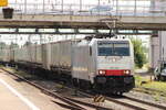 BR 186 509-6 D-Rpool mit AMBROGIO-Zug durch Mainz-Bischofsheim.  22.August 2025