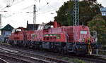 DB Cargo AG, Mainz mit den beiden Voith Gravita 10 BB Lok  '261 022-8' (NVR: '92 80 1261 022-8 D-DB') am Haken von '261 100-2' (NVR: '92 80 1261 100-2 D-DB') am 18.09.25 Höhe Bahnhof Magdeburg-Neustadt.