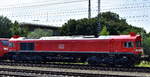 Diese wunderschöne Claas 66  247 016-9  (NVR:  92 80 1266 416-7 D-DB ) der DB Cargo AG, Mainz [D] am Haken von ???? und einem gemischten Güterzug sichtete ich am 09.08.25 Höhe Bahnhof Magdeburg Hbf.