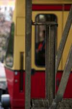 Ein netter Blickwinkel oder nur eine berflssige Spielerei, was meint ihr dazu? Bei diesem Bild geht es mir in erster Linie um die recht eckige Form des 480. Mit dem Gestell im Vordergrund knnen diese schnell verglichen werden.