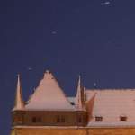 Bewegungsunschrfe. Fr Jan, 30  Belichtung, da sind die Sterne frmlich davongerannt. Von wegen die wren langsam... ;-) Allerdings, klar ist, mit einem Teleskop betrachtet, kann man wirklich nur einen Nachzieher machen, aber da drfte der Aufwand dann doch einiges hher sein... Bild nur zur Veranschaulichung von (http://bilderdiskussion.startbilder.de/name/einzelbild/number/34664/kategorie/Neuzug%E4nge.html) und den Kommentaren von Jan und mir.