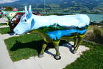 (279'184) - Deko Kuh beim Motel de la Gruyre am 17. August 2025 in Avry-devant-Pont