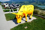 (279'189) - Deko Kuh beim Motel de la Gruyre am 17. August 2025 in Avry-devant-Pont