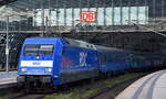 RDC Asset GmbH, Hamburg [D] mit ihrer  101 027-1  [NVR-Nummer: 91 80 6101 027-1 D-RAG] für die schwedische SJ mit dem EN 346 nach Stockholm Central am 05.05.25 Abfahrt Berlin Hbf.