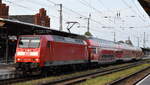 DB Regio AG - Region Südost, Fahrzeugnutzer: Elbe-Saale-Bahn, Magdeburg mit ihrer  146 022  [NVR-Nummer: 91 80 6146 022-9 D-DB] und der S1 nach Wittenberge am 03.06.25 im Bahnhof Stendal Hbf.