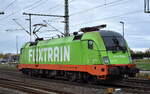 FlixTrain GmbH, München [D] mit dem angemieteten Hectorrail Taurus  242.517  [NVR-Nummer: 91 80 6182 517-3 D-HRDE] am 04.11.25 Höhe Bahnhof Rodleben.