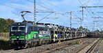 Rail Force One B.V., Rotterdam [NL] mit der geleasten ELL Vectron  193 955  [NVR-Nummer: 91 80 6193 955-2 D-ELOC] und einem PKW-Transportzug am 24.09.25 Höhe Bahnhof Rodleben.