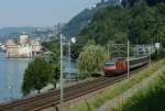 Ein IR unterwegs nach Genve - Aroport beim Chteau de Chillon.
Bei diesem Bild steht weder der Zug noch das Chteau de Chillon im Mittelpunkt, sondern die gesamte Szene. 
28. August 2008
