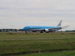 PH-BKG KLM Boeing 787-10 mit dem Name  Hyacint / Bluebell . Erstflug dieses Flugzeugs war am 30-01-2020. Flughafen Amsterdam Schiphol, Niederlande. Vijfhuizen 30-06-2024.

PH-BKG KLM Boeing 787-10 met de naam  Hyacint / Bluebell . Eerste vlucht van dit vliegtuig was op 30-01-2020. Polderbaan luchthaven Schiphol. Vijfhuizen 30-06-2024.