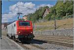 Die akiem PRIMA E 37 519 erreicht als Lokfahrt den Bahnhof von Bellegarde. Die Lok wird wohl in Thonon bzw. Evian einen Mineralwasserzug abholen. Ein Blick auf die Fahrleitung zeigt, dass diese auf den Nebengleisen mit nur einem Fahrdraht und ohne Tragseil sehr einfach konstruiert ist. 

26. August 2024 