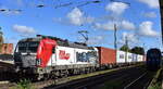 ČD Cargo a.s., Praha [CZ] mit der geleasten EP Cargo Invest, a.s. Vectron '193 823' [NVR-Nummer: 91 80 6193 823-2 D-LTEU] und einem Containerzug am 23.09.25 Höhe Bahnhof Magdeburg-Neustadt.