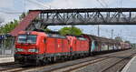 DB Cargo AG, Mainz [D] mit ihren  193 380  [NVR-Nummer: 91 80 6193 380-3 D-DB] und  193 386  [NVR-Nummer: 91 80 6193 386-0 D-DB] + gemischten Güterzug am Haken Richtung Rbf. Seddin am 23.04.25 Höhe Bahnhof Saarmund.