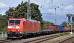 DB Cargo AG, Mainz [D] mit ihrer  185 200-3  [NVR-Nummer: 91 80 6185 200-3 D-DB] und einem gemischten Güterzug am 18.09.25 Höhe Bahnhof Magdeburg-Neustadt.