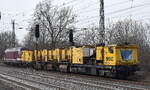 SPENO International SA Schienenschleifeinheit RR 24 MC 6 am Haken von '223 154-6' am 09.03.26 Durchfahrt Bahnhof Saarmund.