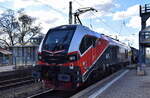 EBS Erfurter Bahnservice Gesellschaft mbH, Erfurt [D] mit der geleasten ELP Eurodual Lok  2159 227-8  [NVR-Nummer: 90 80 2159 227-8 D-ELP] und einem Kesselwagenzug (Ethanol) am 01.04.25 Durchfahrt Bahnhof Magdeburg-Neustadt.