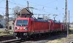 DB Cargo AG, Mainz [D] mit der Doppeltraktion   187 198  [NVR-Nummer: 91 80 6187 198-7 D-DB] +   187 211  [NVR-Nummer: 91 80 6187 211-8 D-DB] und dem Erzzug aus Hamburg Richtung Ziltendorf EKO am 22.03.25 Höhe Bahnhof Frankfurt (Oder).