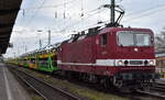 DeltaRail GmbH, Frankfurt (Oder) mit ihrer  243 972-7 , Name:  Emma  (NVR:  91 80 6143 972-8 D-DELTA ) und einem PKW-Transportzug (fabrikneue VW T-Roc u. Audi PKW Modelle) Richtung Frankfurt/Oder am 03.12.25 Höhe Bahnhof Magdeburg Neustadt.