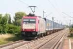 CR 185 597 fhrt am 26.6.09 mit ihrem LKW-Waltherzug durch Buggingen richtung Schweiz.