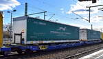 Polnischer Drehgestell-Gelenktaschenwagen vom Einsteller CLIP Intermodal sp. z o.o. mit der Nr. 33 TEN 51 PL-CLIP 4956 113-6 Sdggmrss (GE) beladen mit Trailern in einem KLV-Zug am 17.03.25 Höhe Bahnhof Schönefeld b. Berlin.