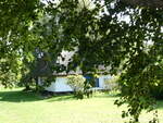 (254'639) - Fischerhtte 'Hexenhaus' von 1755 am 2. September 2023 in Vitte (ltestes Haus auf der Insel Hiddensee)