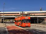Wg.6 der Roten Doppeldecker aus Hamburg als Linie A bei der Vorbeifahrt Bf. Dammtor. 4.April 2025