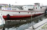 Name:  TYRS  - Name:  TYR , ex  LIPNO  / Baujahr: 1958 / Bauwerft: ? in Prag (Tschechien) / Flagge: Tschechien / Lnge: 58,30 m / Breite: 9,14 m / Tiefgang: 0,90 m / 290 Passagiere / Antrieb: Skoda 6-Zyl.-Viertakt-Diesel mit 475 PS bei 350 UpM / Eigner~Betreiber: Lodn společnost Bohemia s.r.o. in Prag (Praha), ex ČSPLO / Heimathafen: Praha (Prag) / Fahrtgebiet: Moldau und Elbe / Schiffs- oder Registriernummer: LSB 32102102 / Bemerkung: Unter den Namen  LIPNO  war das Schiff als Heckradschlepper lange auf der Elbe im Einsatz.