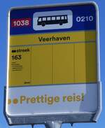 (273'700) - Qbuzz-Haltestellenschild - Lauwersoog, Veerhaven - am 5. April 2025