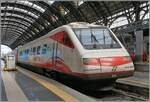 In Milano Centrale wartet der FS Trenitalia ETR 460 027 als Freccia Binaca auf die Abfahrt.

17. Sept. 2025