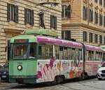 Tram 7061 nahe der Haltestelle Farini, in der Avenue Napoleon III, nicht weit vom Bahnhof Roma Termini. 05.2025