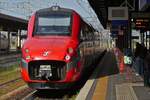 ETR 700-04 fhrt von Mailand her kommend in den Bahnhof von Verona Porta Nuova ein,
mit diesem Zug fuhr unsere Reisegruppe nach Trieste. Am Nachmittag war es derselbe Zug der uns wieder nach Verona brachte. 05.05.2025

