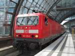 Am Gleis 11 steht die RB 14 nach Senftenberg ber Lbbenau/Spreewald bereit. Sie wird von einer 143er gefhrt. Berlin Hbf den 23.07.2007