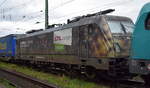 CFL Cargo S. A., Esch-sur-Alzette [L] mit ihre  188 063  [NVR-Nummer: 91 80 6188 063-2 D-CFLCA] am Haken von  188 066  [NVR-Nummer: 91 80 6188 066-5 D-CFLCA] KLV-Zug am Haken am 11.09.25 Höhe Bahnhof Magdeburg-Neustadt.