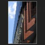 Spiegelungen in einer Glasfassade: Versicherungsgebude von Lederer, Ragnarsdttir, Oei in Frankfurt am Main.